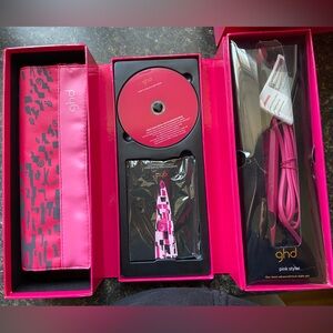 GHD Pink Styler, Flat Iron. Never used, still boxed.